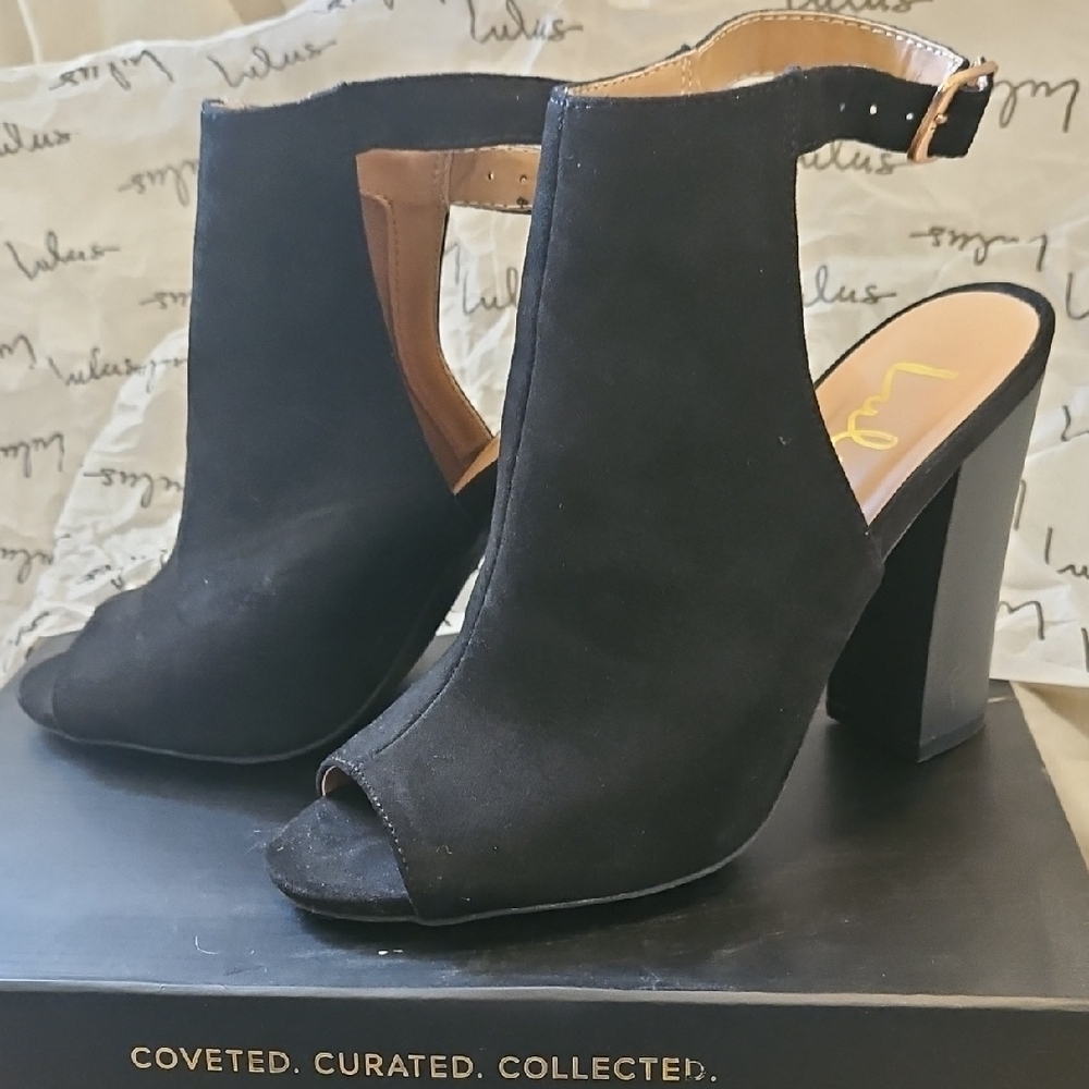 Lulu's Black Peep-Toe Heeled Booties